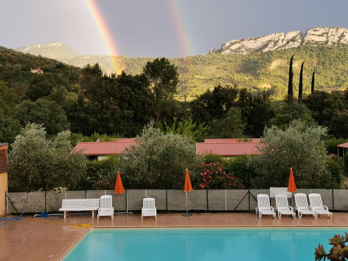 La Fontaine D'Annibal Hotel Buis-les-Baronnies Bagian luar foto